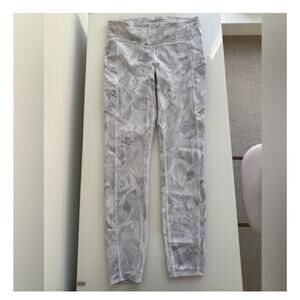 Lululemon Fast and Free white leggings size 6